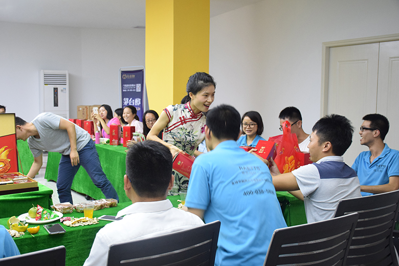 情暖中秋，愛在銳天！—2018銳天中秋節(jié)感恩活動(dòng)